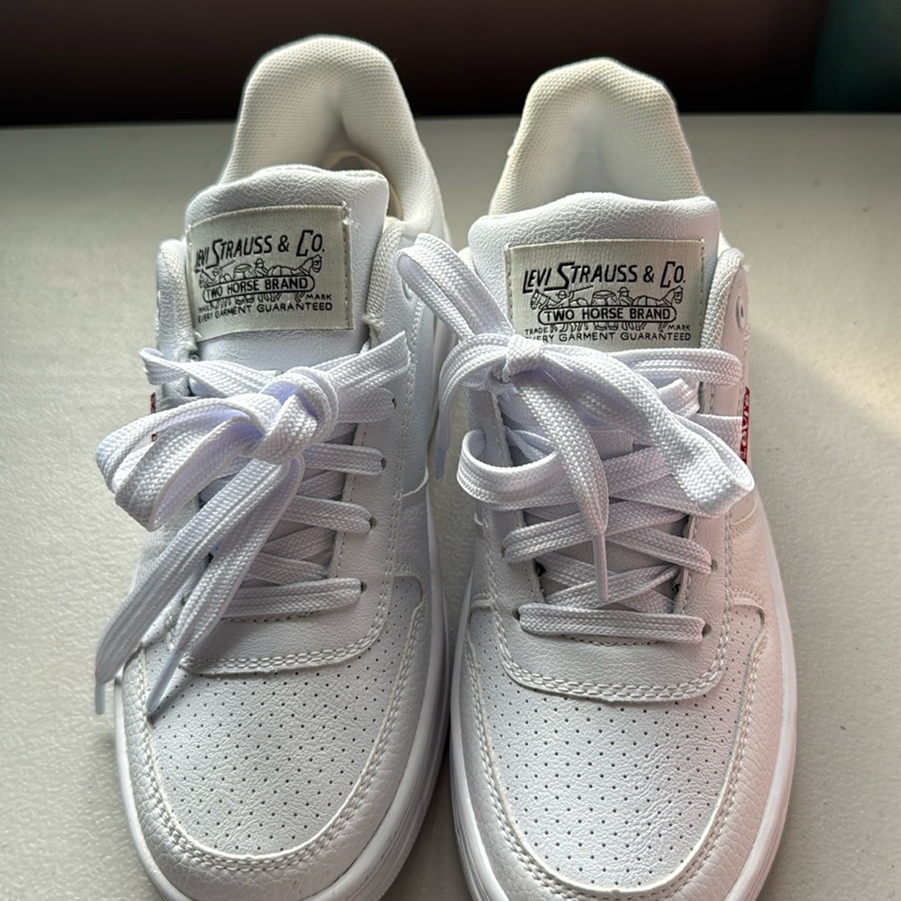Women’s sneakers